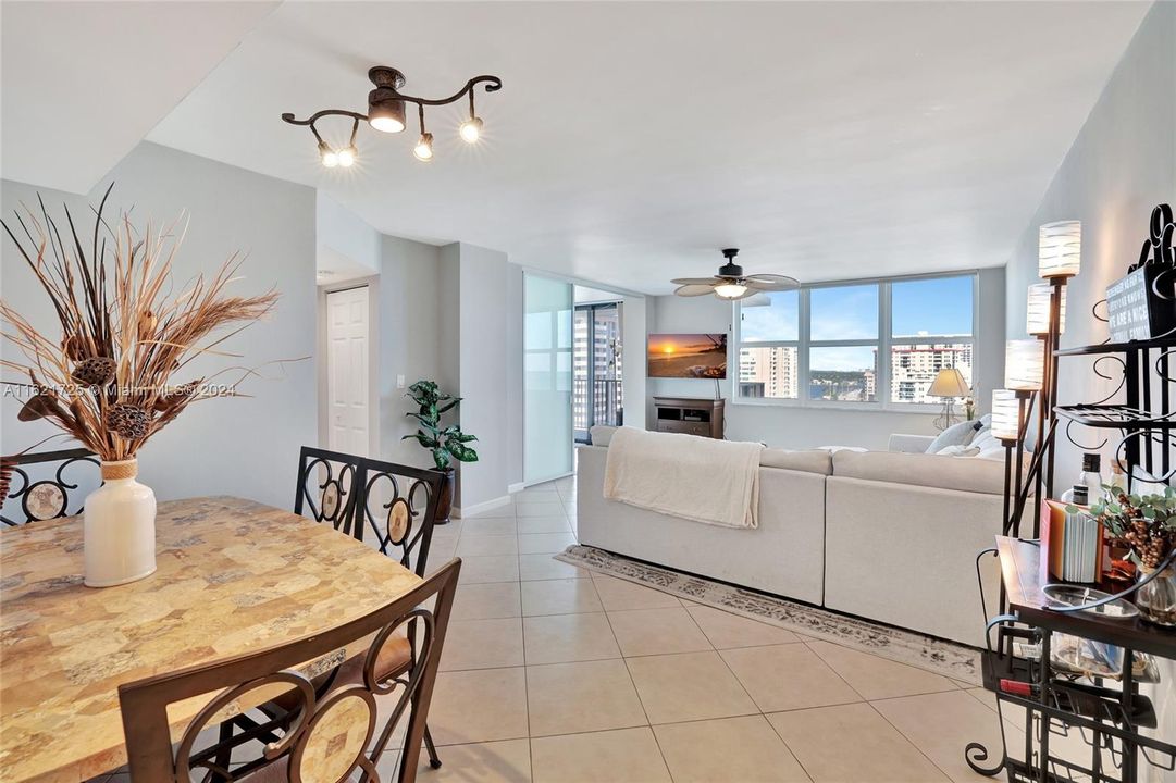 Active With Contract: $485,000 (2 beds, 2 baths, 1100 Square Feet)