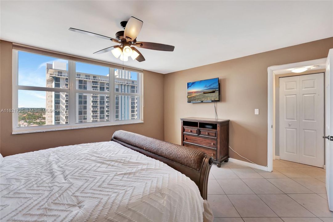 Active With Contract: $485,000 (2 beds, 2 baths, 1100 Square Feet)