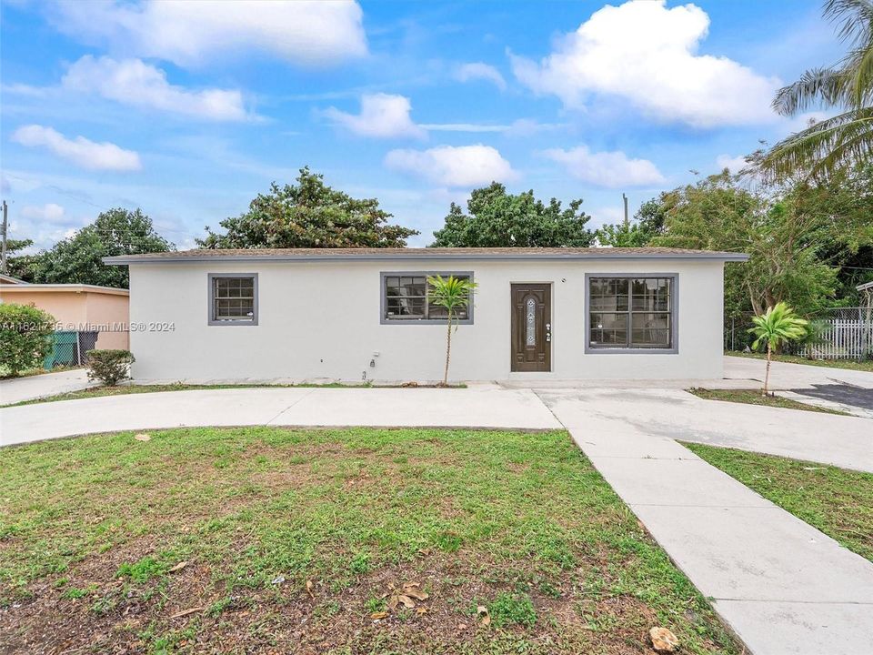 Recently Sold: $489,000 (3 beds, 2 baths, 1496 Square Feet)