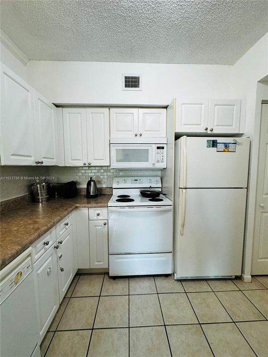 Recently Rented: $3,100 (2 beds, 2 baths, 1116 Square Feet)