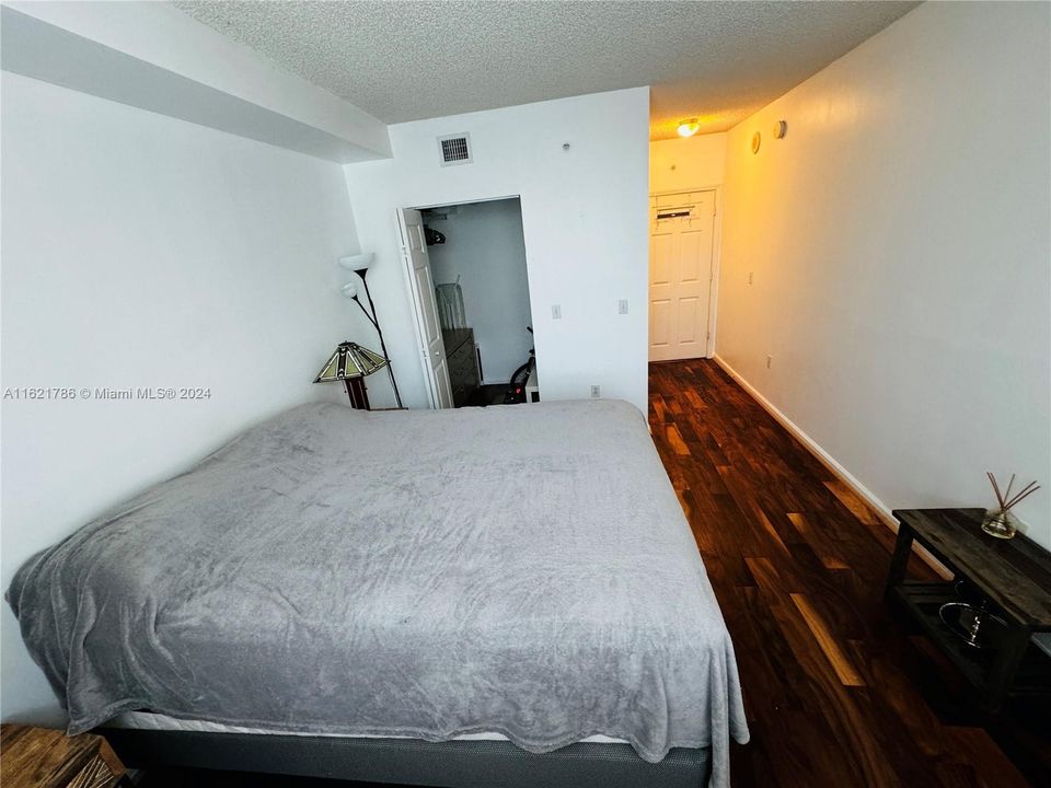 For Rent: $3,100 (2 beds, 2 baths, 1116 Square Feet)