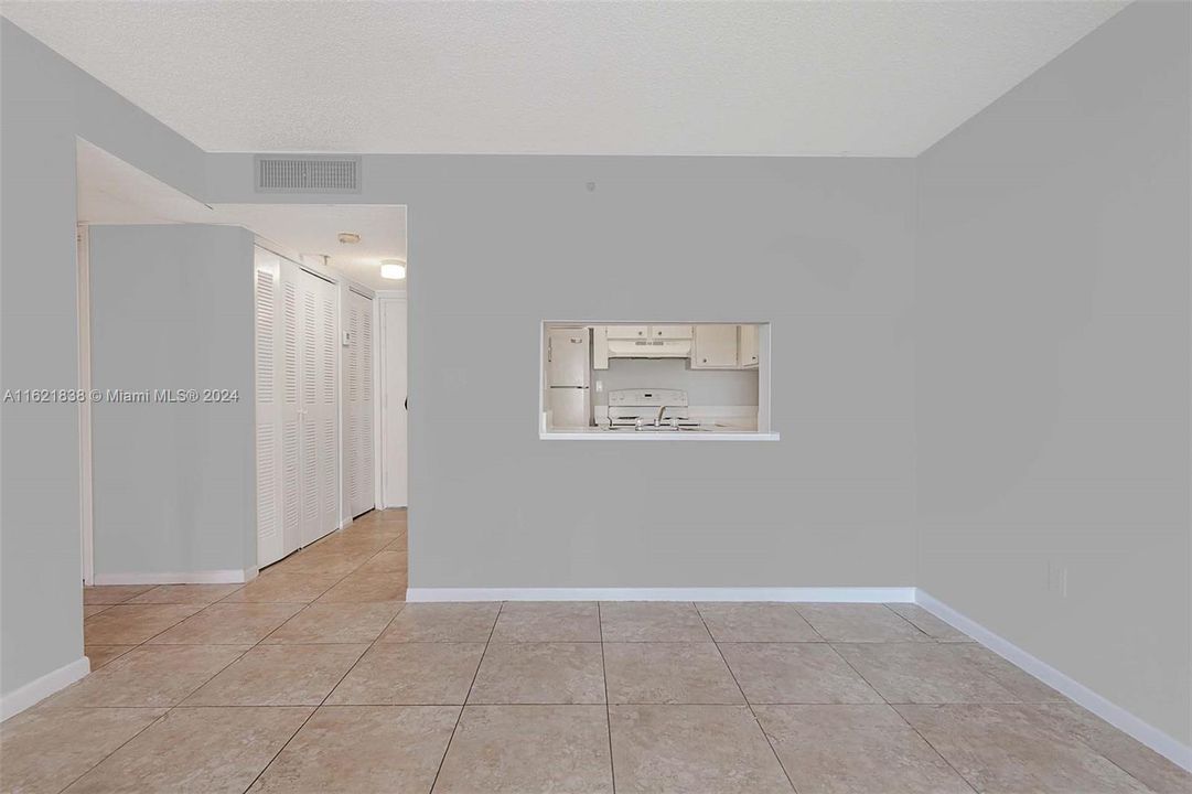 Active With Contract: $1,850 (1 beds, 1 baths, 813 Square Feet)