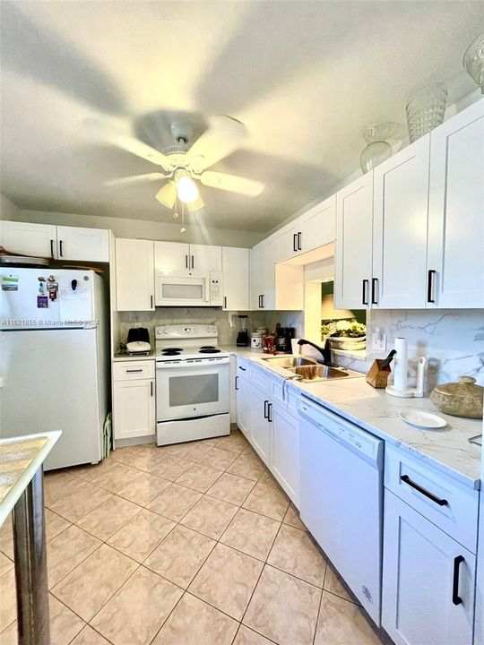 For Rent: $2,300 (2 beds, 2 baths, 1092 Square Feet)
