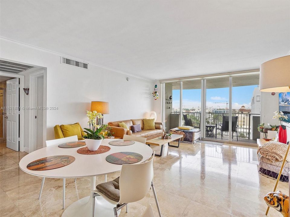 Active With Contract: $695,000 (2 beds, 2 baths, 1340 Square Feet)