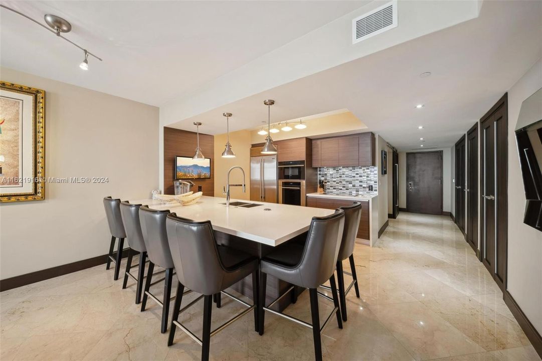 Recently Sold: $1,430,000 (3 beds, 2 baths, 1554 Square Feet)