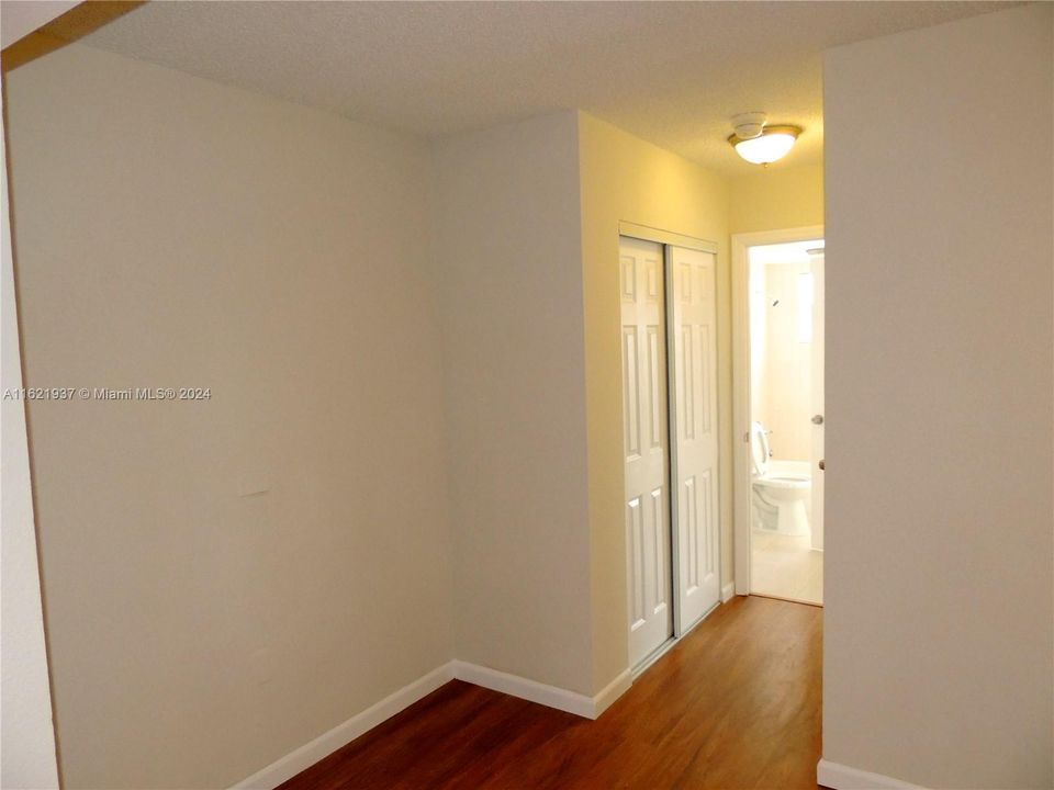 For Rent: $1,750 (1 beds, 1 baths, 642 Square Feet)