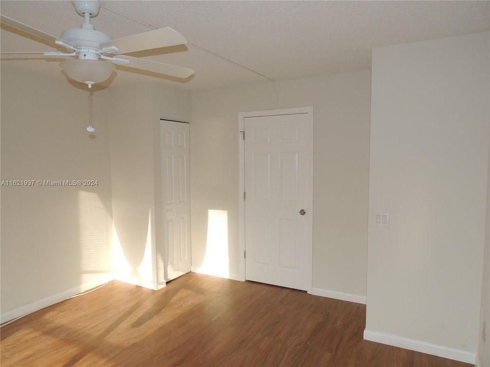 For Rent: $1,750 (1 beds, 1 baths, 642 Square Feet)