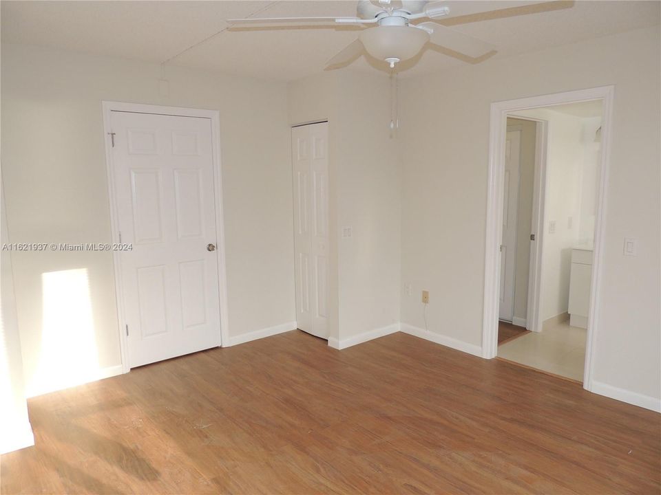 For Rent: $1,750 (1 beds, 1 baths, 642 Square Feet)