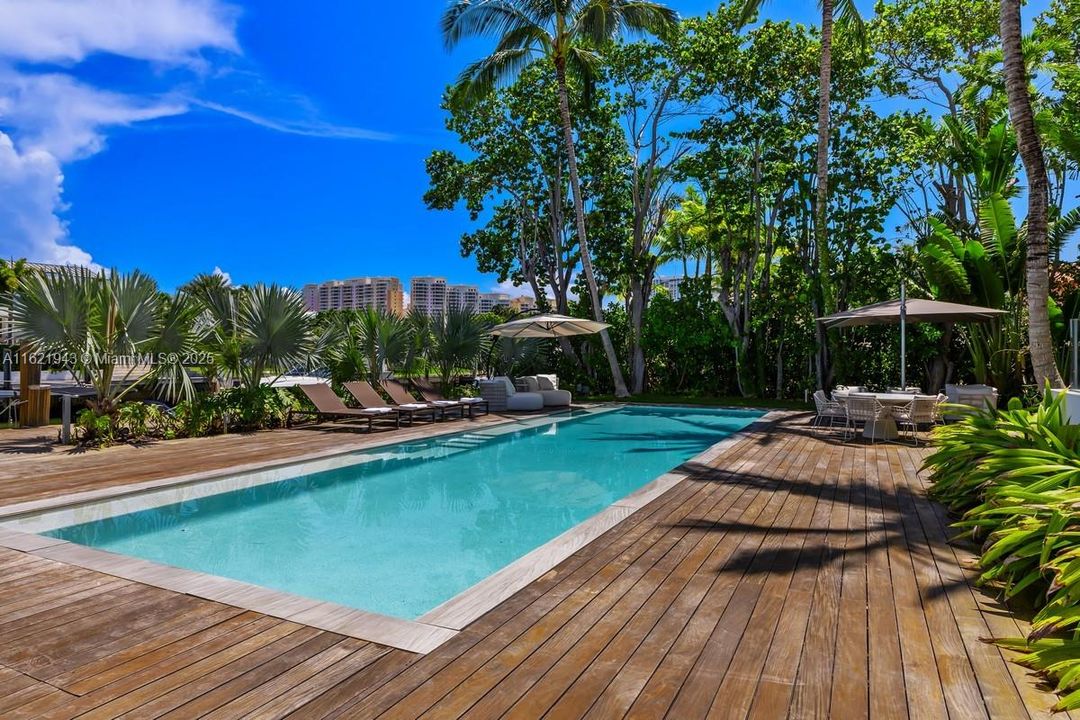 For Sale: $15,790,000 (4 beds, 4 baths, 6661 Square Feet)