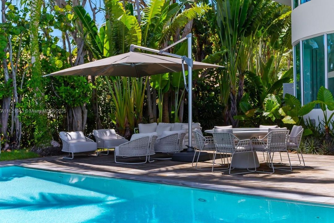 For Sale: $15,790,000 (4 beds, 4 baths, 6661 Square Feet)