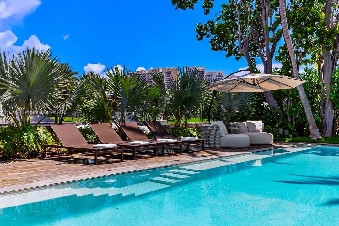 For Sale: $15,790,000 (4 beds, 4 baths, 6661 Square Feet)