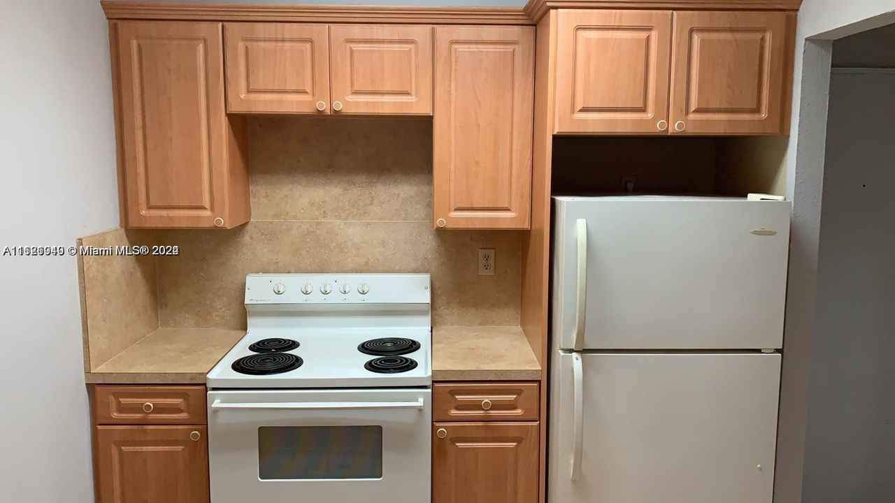 For Rent: $1,825 (1 beds, 1 baths, 662 Square Feet)