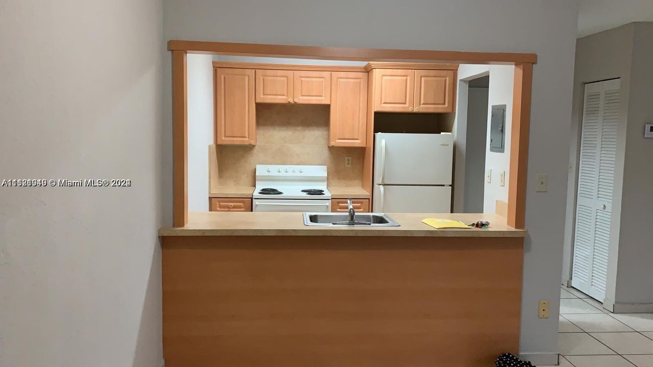 For Rent: $1,825 (1 beds, 1 baths, 662 Square Feet)