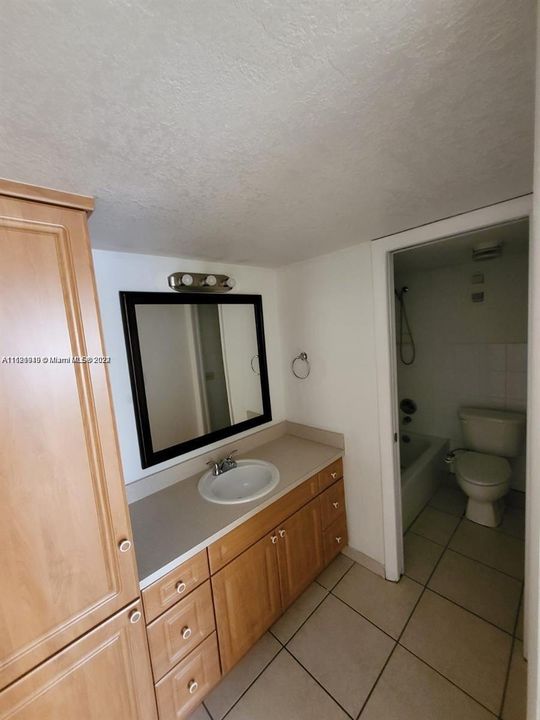 For Rent: $1,825 (1 beds, 1 baths, 662 Square Feet)