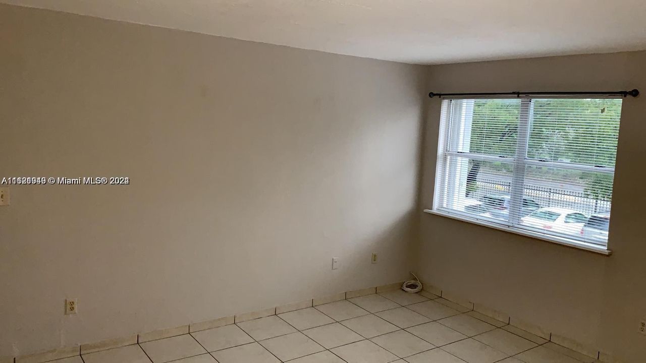 For Rent: $1,825 (1 beds, 1 baths, 662 Square Feet)