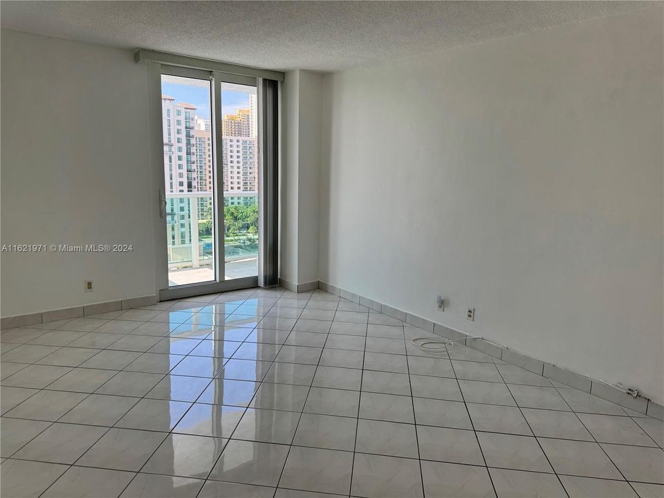 For Rent: $2,900 (2 beds, 2 baths, 1521 Square Feet)