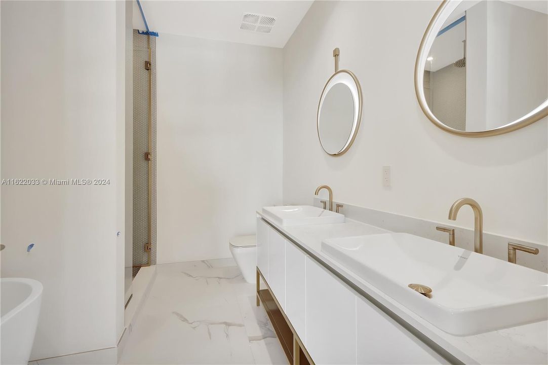 Active With Contract: $2,100,000 (2 beds, 2 baths, 1023 Square Feet)