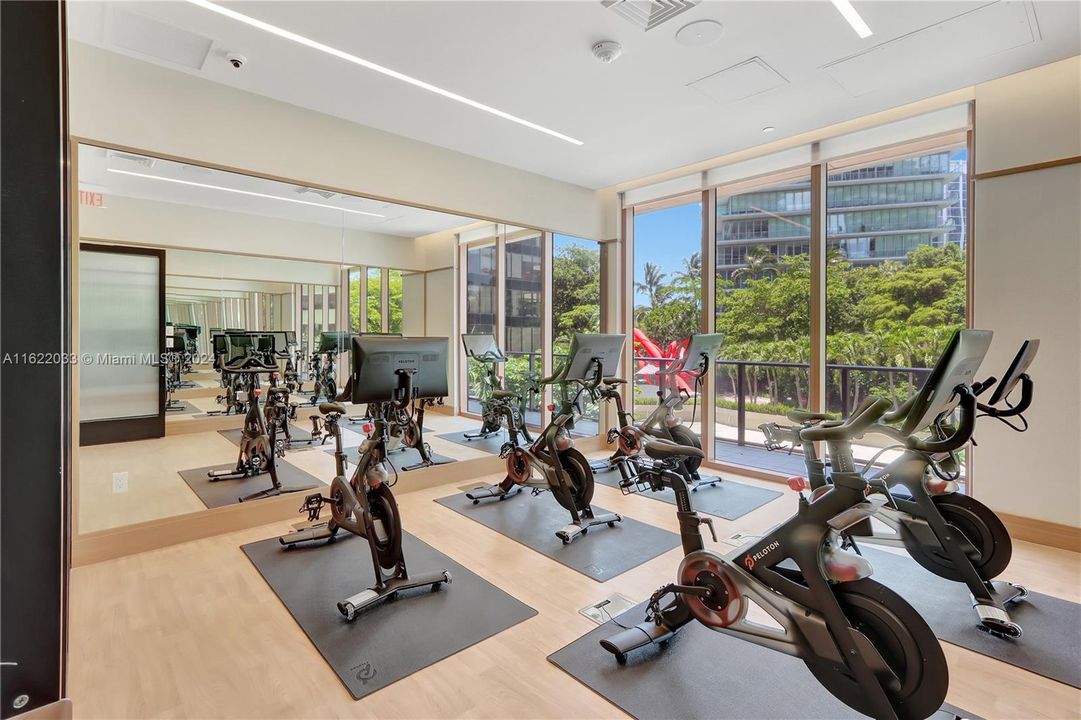 Active With Contract: $2,100,000 (2 beds, 2 baths, 1023 Square Feet)