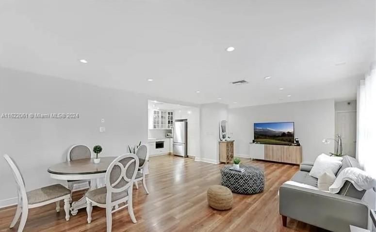 Active With Contract: $550,000 (3 beds, 2 baths, 1339 Square Feet)