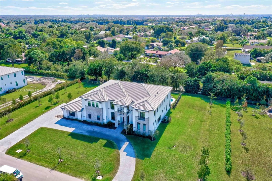 Недавно арендовано: $27,500 (7 спален, 8 ванн, 7895 Квадратных фут)