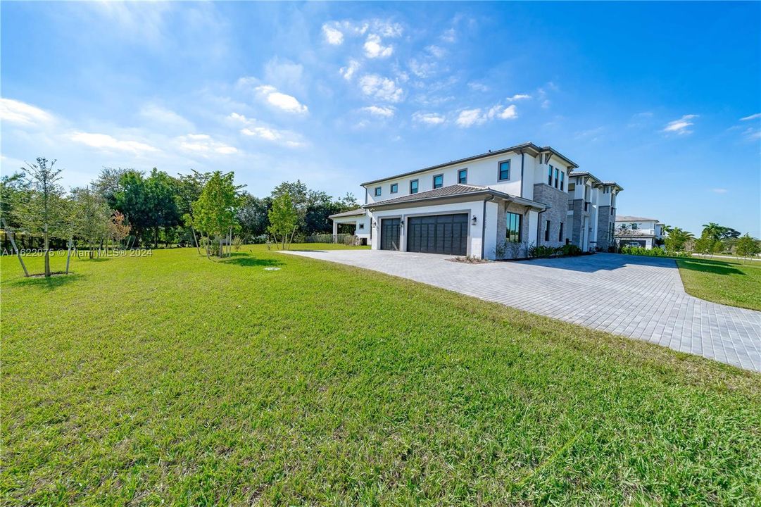 Недавно арендовано: $27,500 (7 спален, 8 ванн, 7895 Квадратных фут)