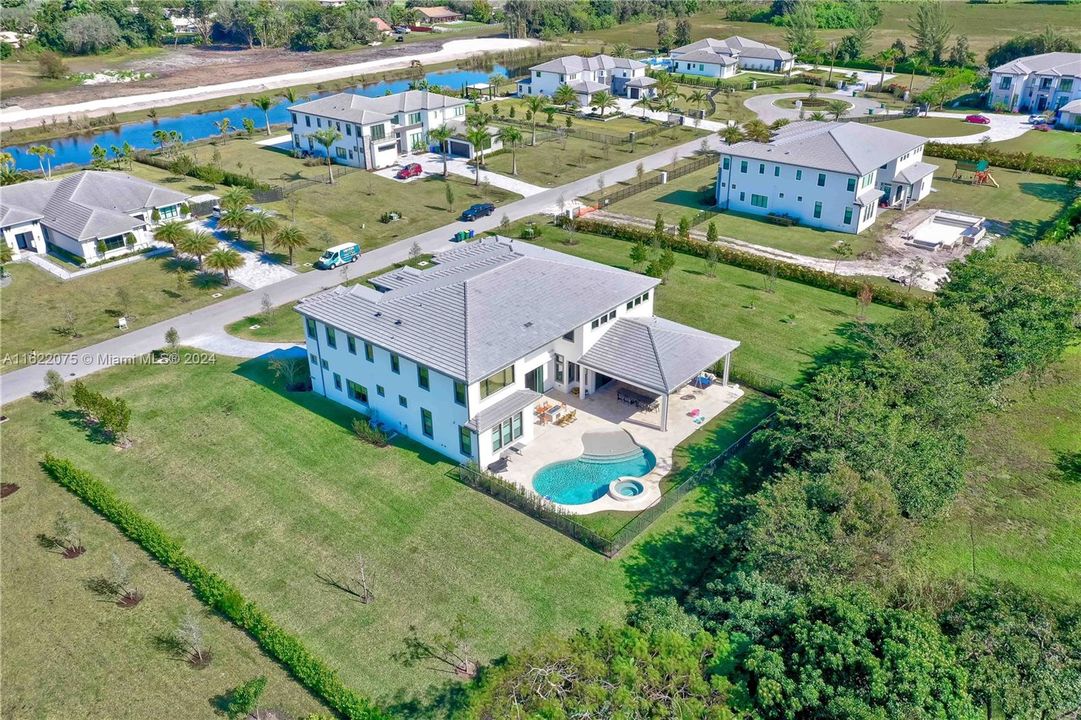 Недавно арендовано: $27,500 (7 спален, 8 ванн, 7895 Квадратных фут)