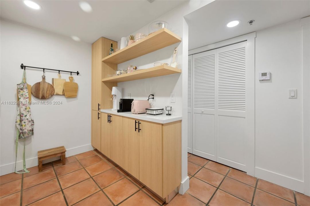 Vendido Recientemente: $709,000 (2 camas, 2 baños, 1250 Pies cuadrados)