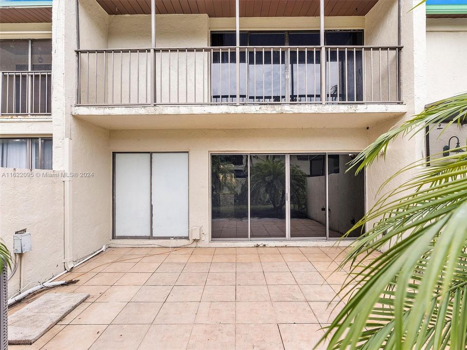 Vendido Recientemente: $349,900 (3 camas, 2 baños, 1840 Pies cuadrados)