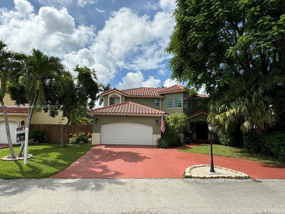 For Sale: $845,000 (4 beds, 3 baths, 2471 Square Feet)