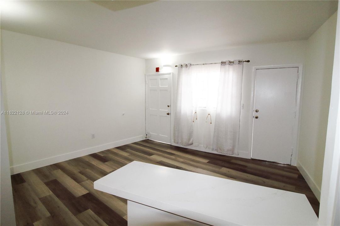 Recently Rented: $1,750 (1 beds, 1 baths, 531 Square Feet)