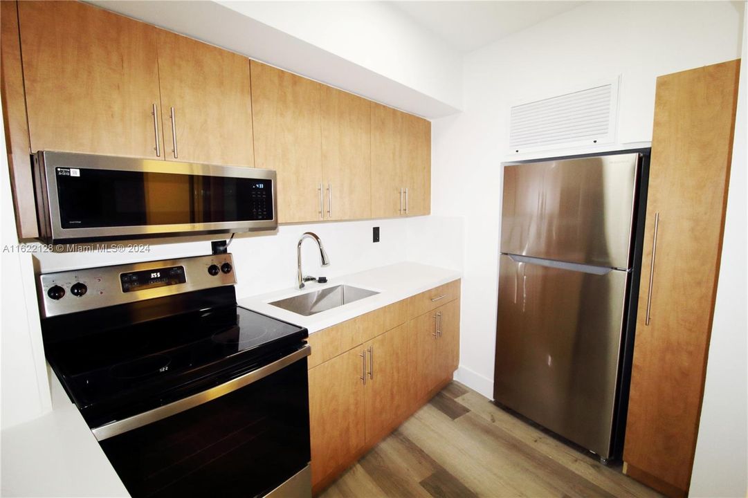 Recently Rented: $1,750 (1 beds, 1 baths, 531 Square Feet)