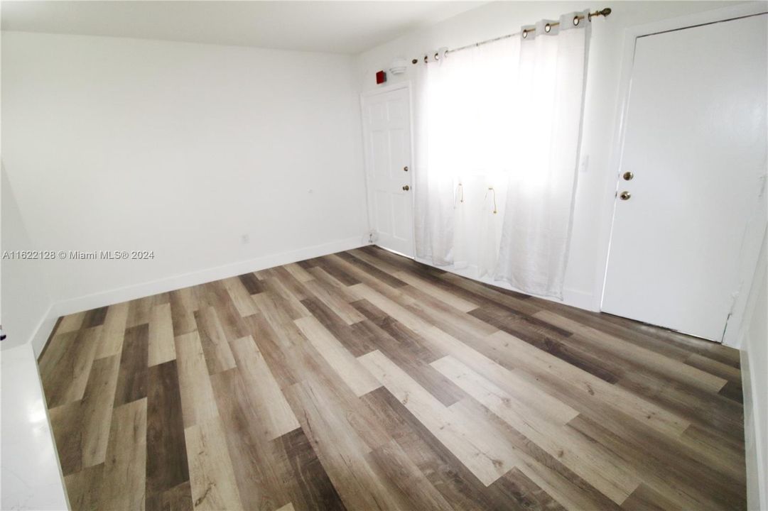 Recently Rented: $1,750 (1 beds, 1 baths, 531 Square Feet)