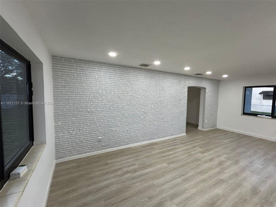 Activo con contrato: $470,000 (3 camas, 1 baños, 1163 Pies cuadrados)