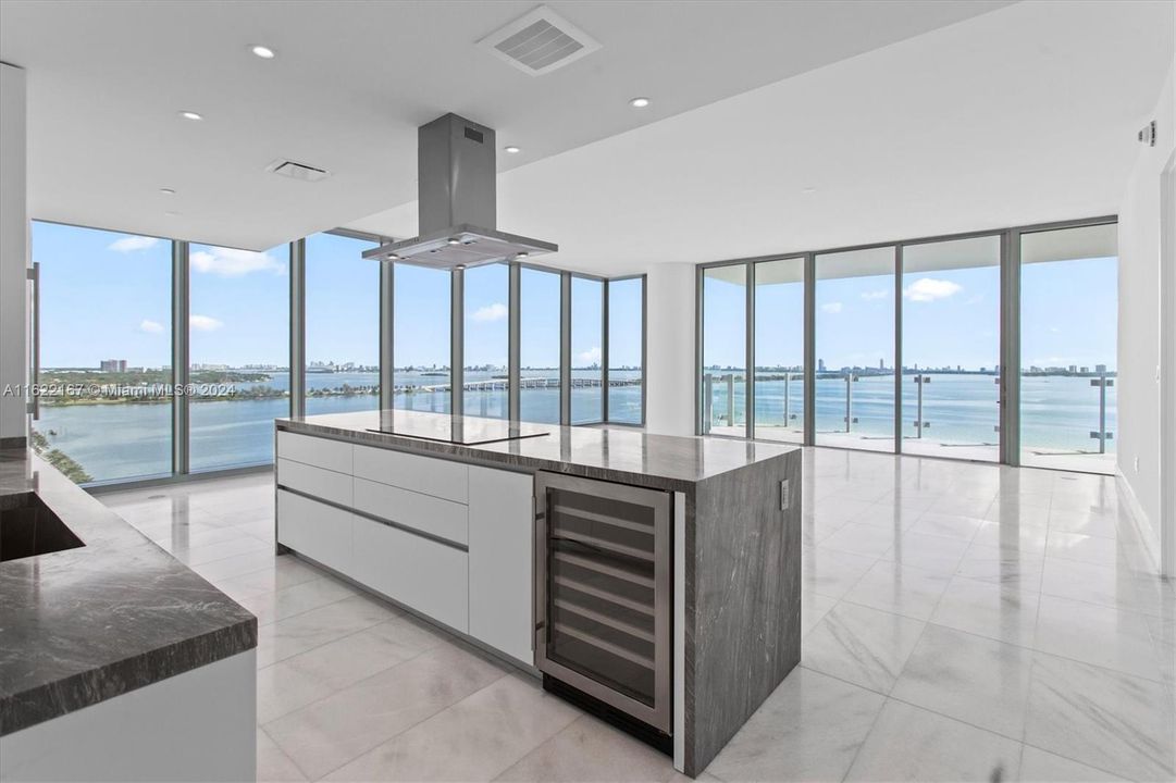 Active With Contract: $3,195,000 (3 beds, 4 baths, 2586 Square Feet)