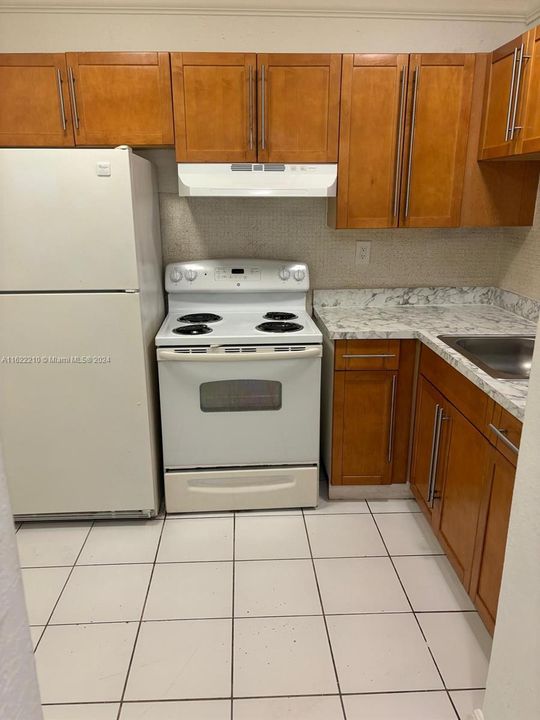 For Rent: $1,650 (1 beds, 1 baths, 842 Square Feet)