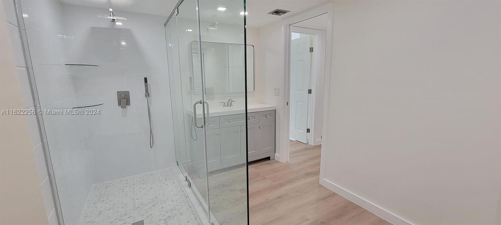 Recently Rented: $2,500 (2 beds, 2 baths, 1170 Square Feet)