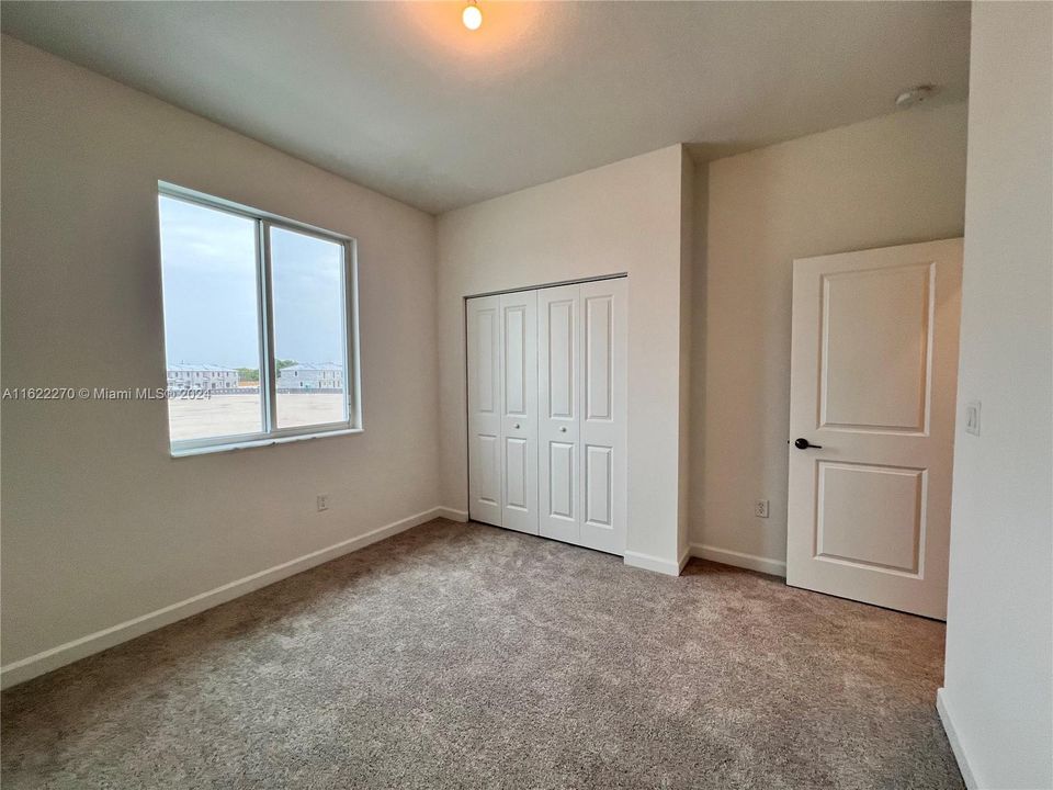 For Rent: $2,950 (3 beds, 2 baths, 1649 Square Feet)