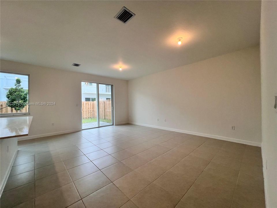 For Rent: $2,950 (3 beds, 2 baths, 1649 Square Feet)