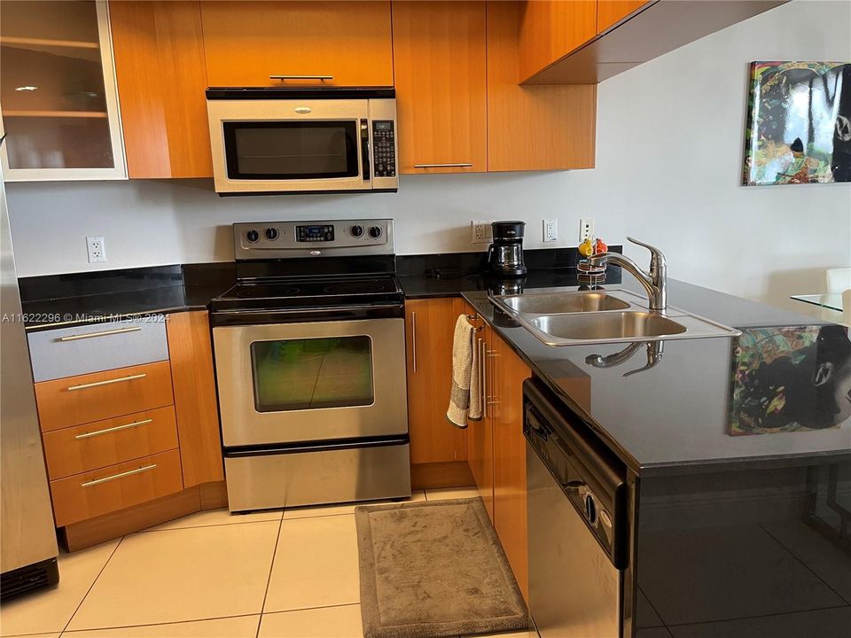 Recently Rented: $3,500 (2 beds, 2 baths, 1048 Square Feet)