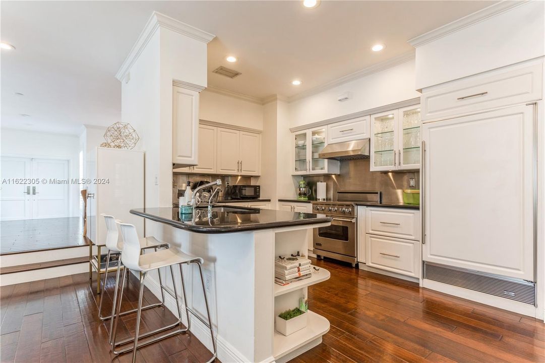 Kitchen Seating Area