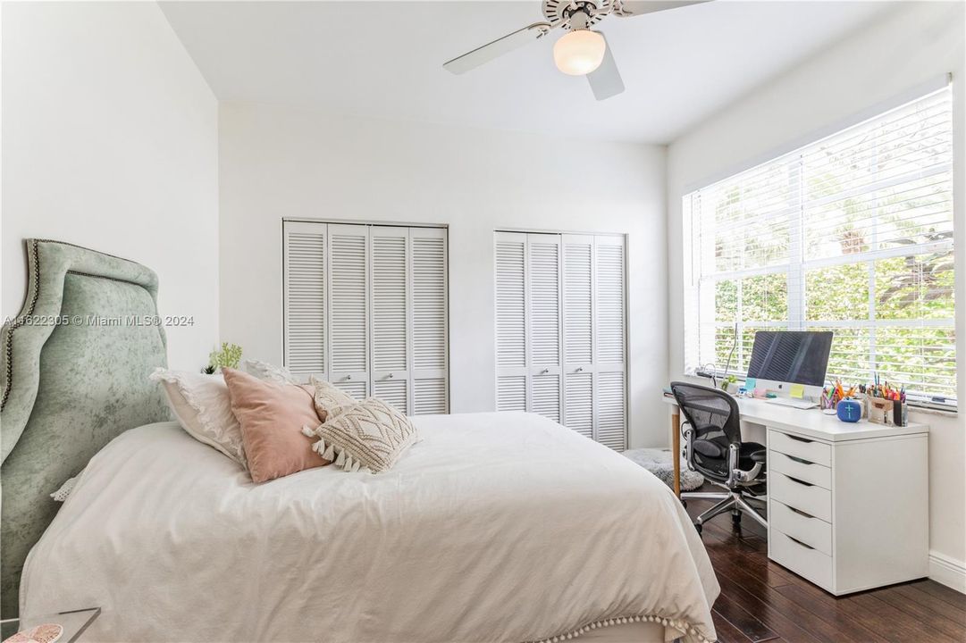 2nd Bedroom double Closet