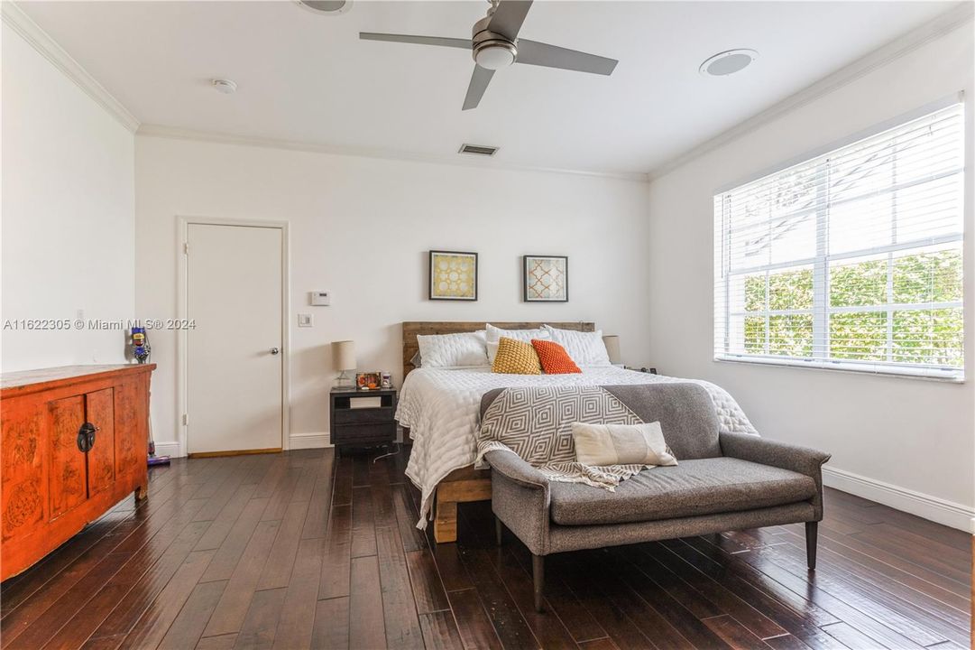 Main Bedroom to entrance