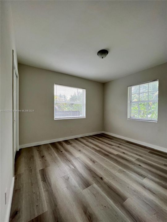 For Rent: $2,400 (2 beds, 1 baths, 720 Square Feet)