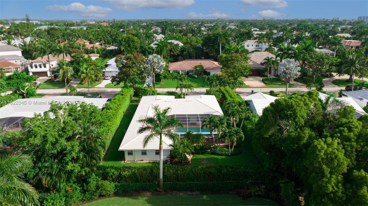 Rear Aerial - Looking from North to South showcasing privacy hedging