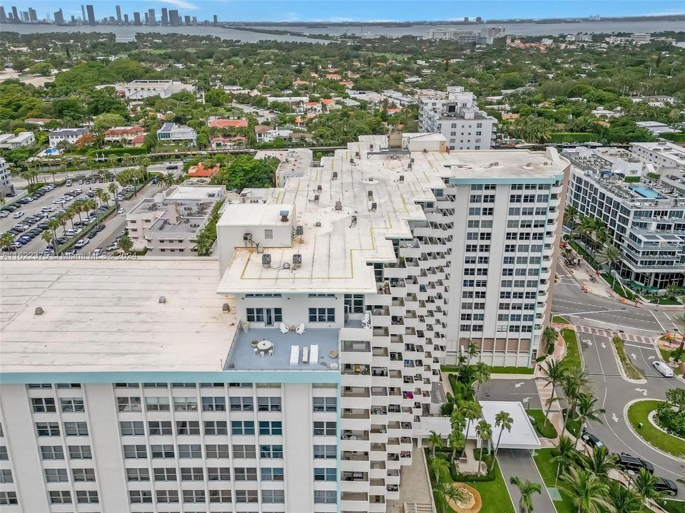 For Sale: $2,600,000 (2 beds, 3 baths, 1702 Square Feet)