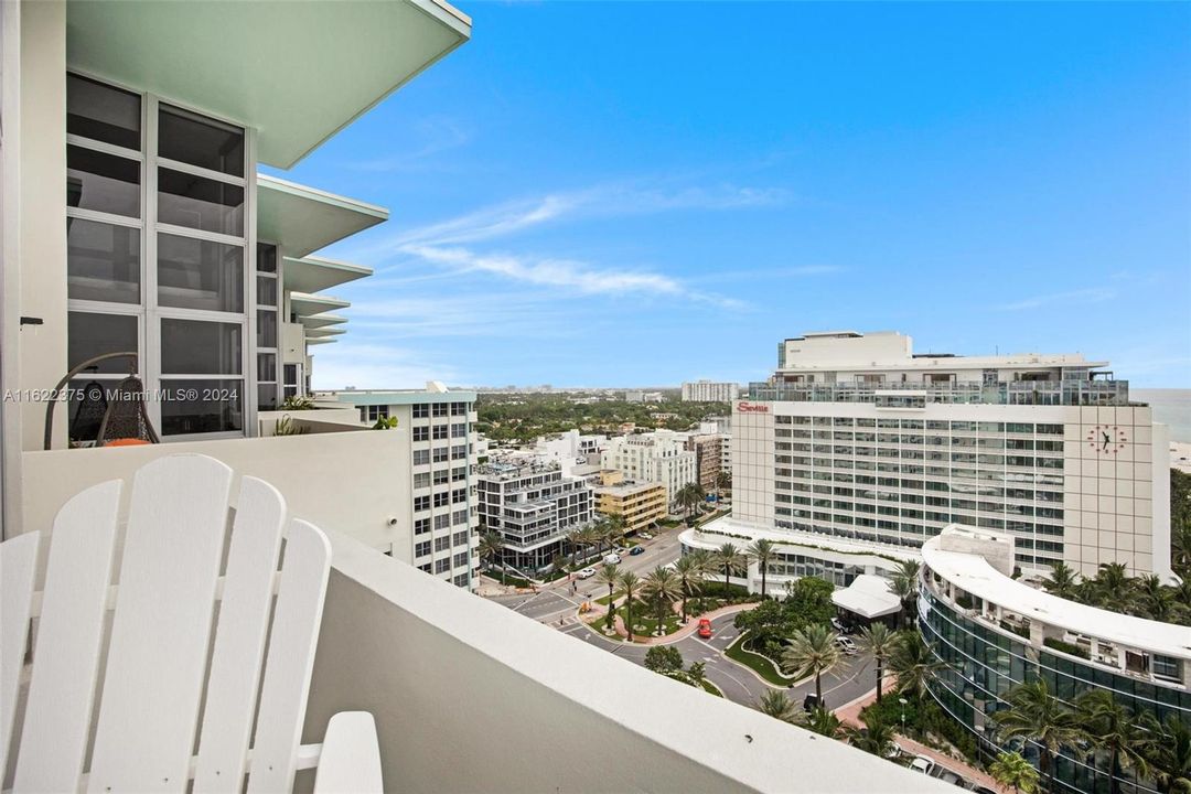 For Sale: $2,600,000 (2 beds, 3 baths, 1702 Square Feet)