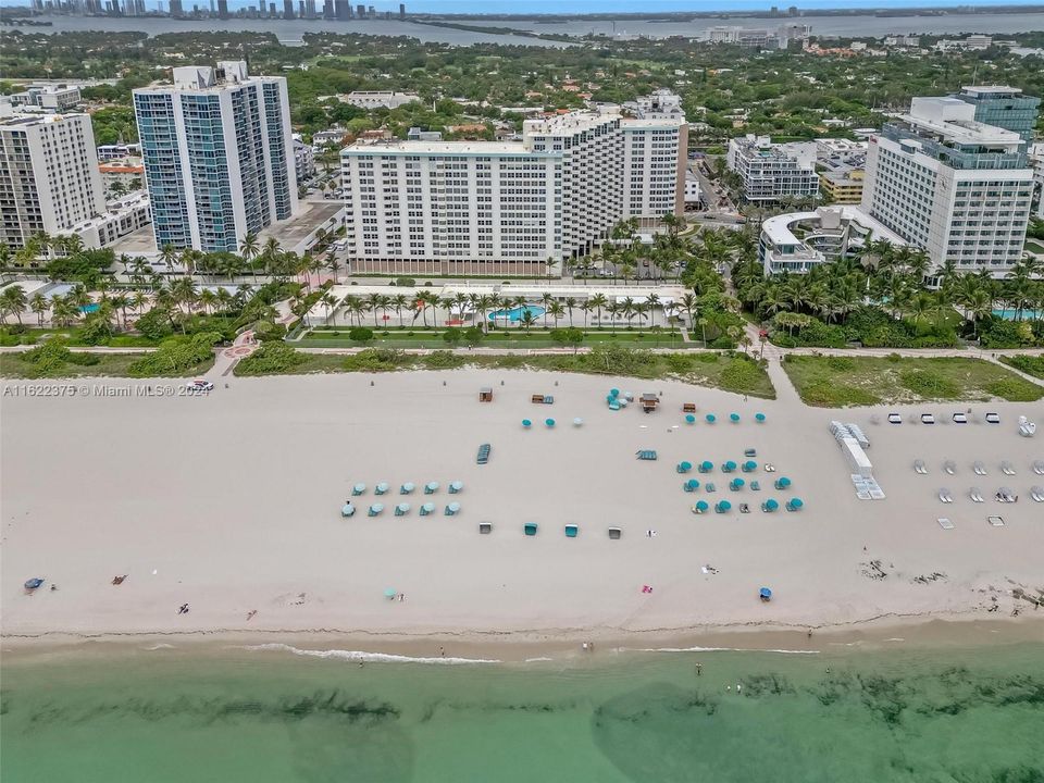 For Sale: $2,600,000 (2 beds, 3 baths, 1702 Square Feet)