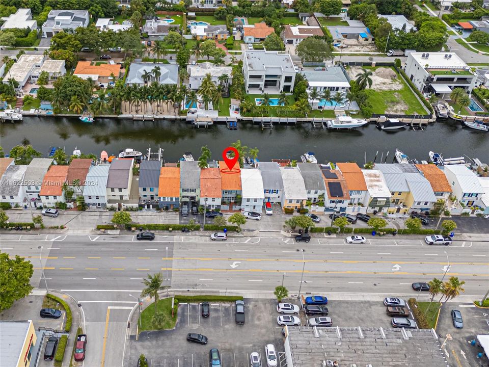 Active With Contract: $900,000 (2 beds, 2 baths, 1482 Square Feet)