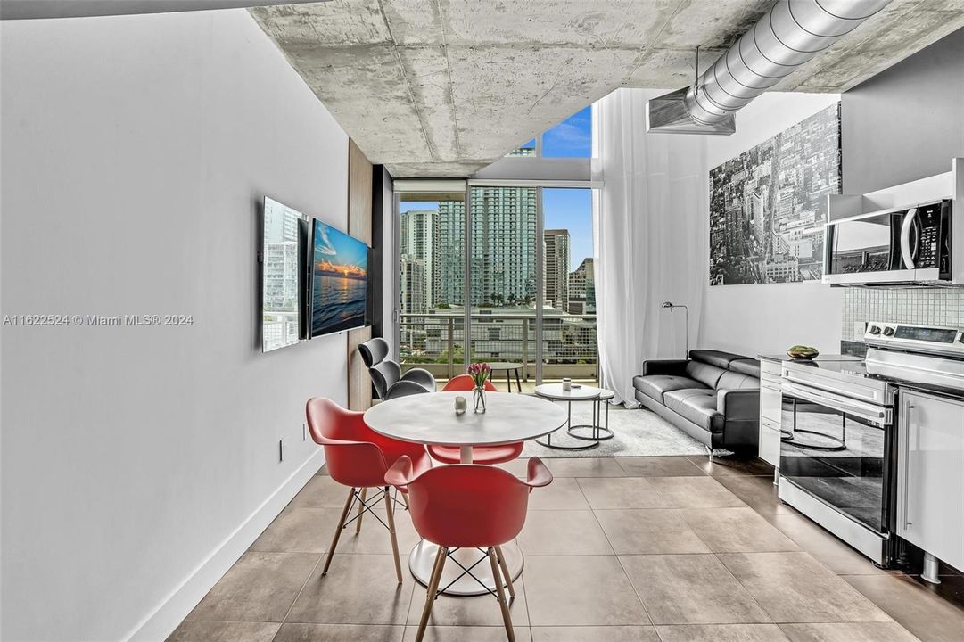 For Sale: $485,000 (1 beds, 1 baths, 795 Square Feet)