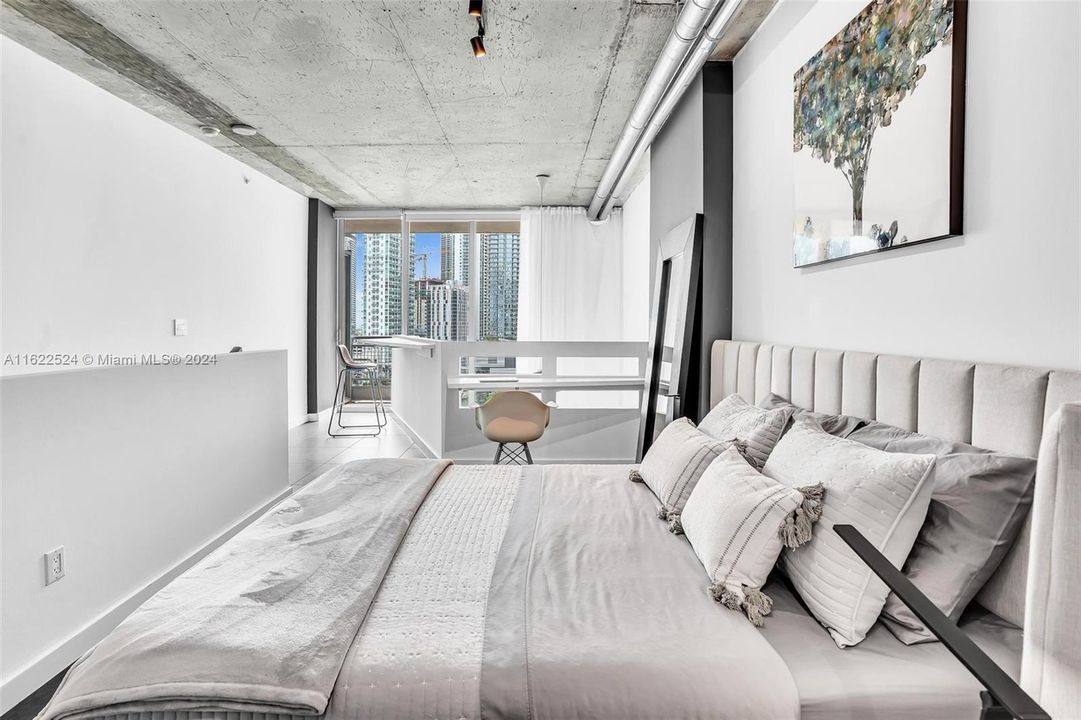 For Sale: $485,000 (1 beds, 1 baths, 795 Square Feet)